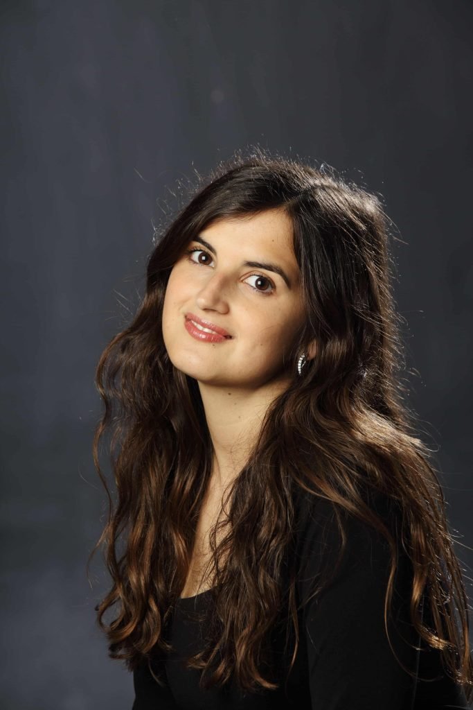 Clara Ravim Biografia - Clara Renom